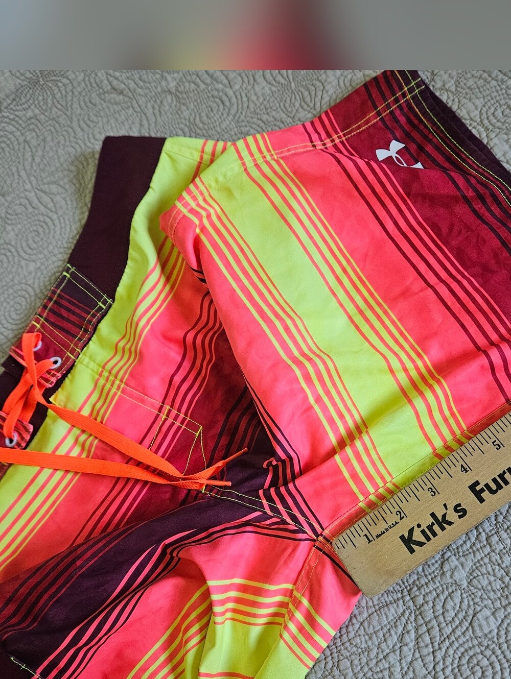 Under Armour Men's Board Shorts, Size 32, Loose Fit, Neon Multicolor - Picture 4 of 7